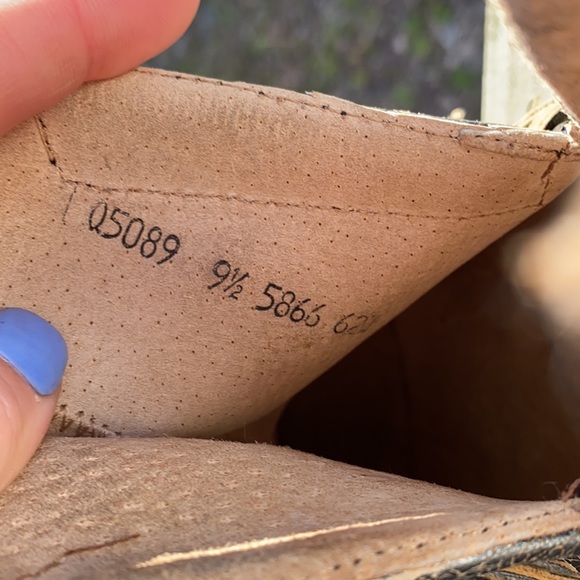 Black distressed Corral booties - Picture 5 of 8